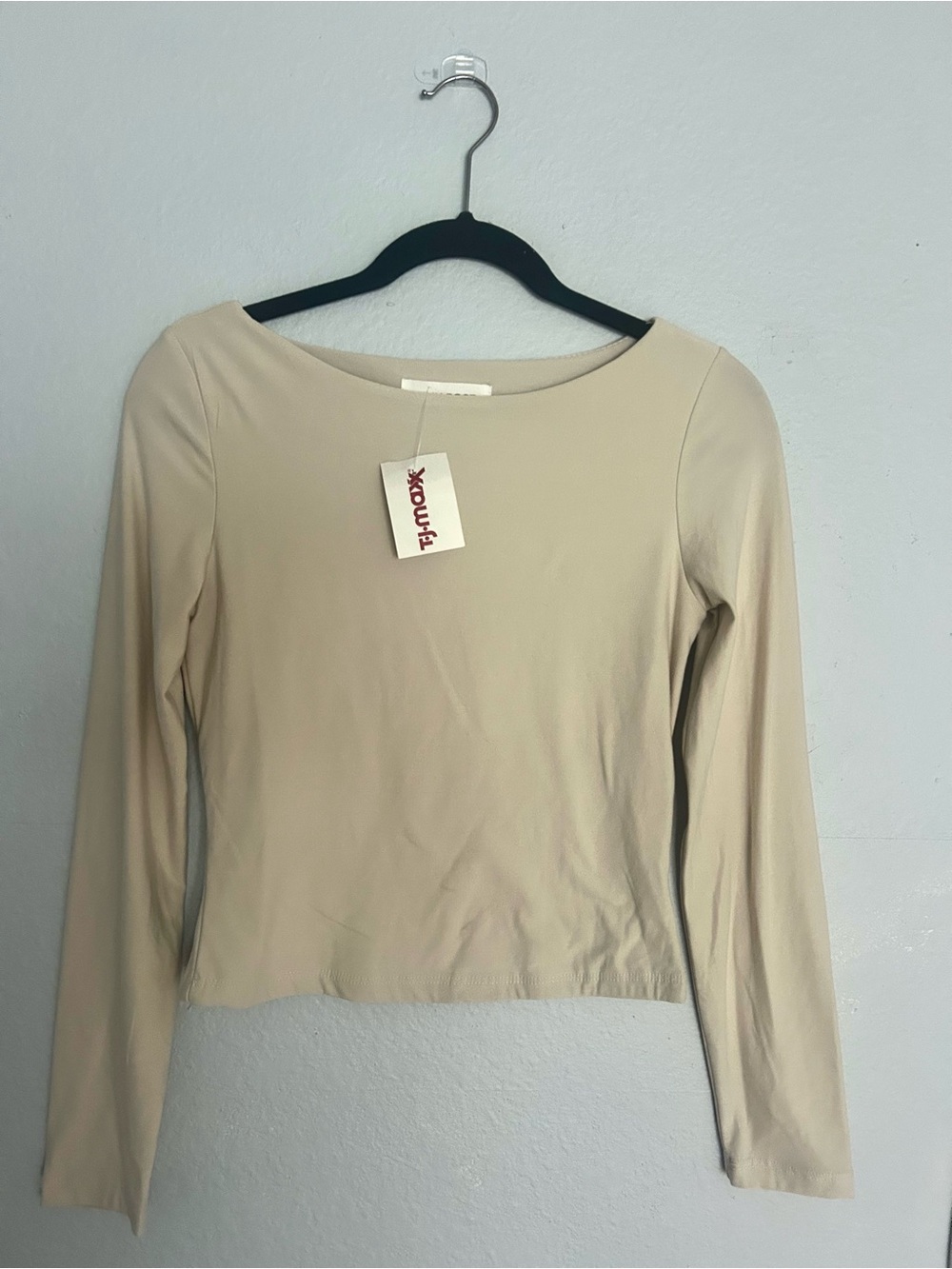 NWT PINK ROSE Women’s Cream Fitted Silky Knit Long Sleeve Crop Top Size M